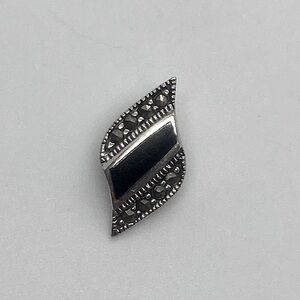 Vtg 925 Sterling Silver Onyx & Marcasite Leaf Marquis Shaped Pendant | 15mm